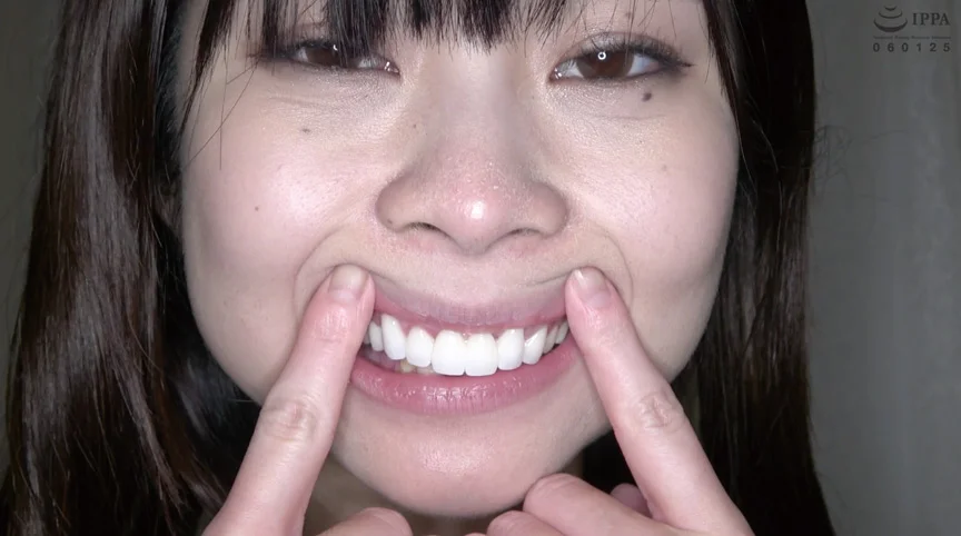 新人女優 浜辺ことりチャンの歯舌ベロと電マオナニー！-1