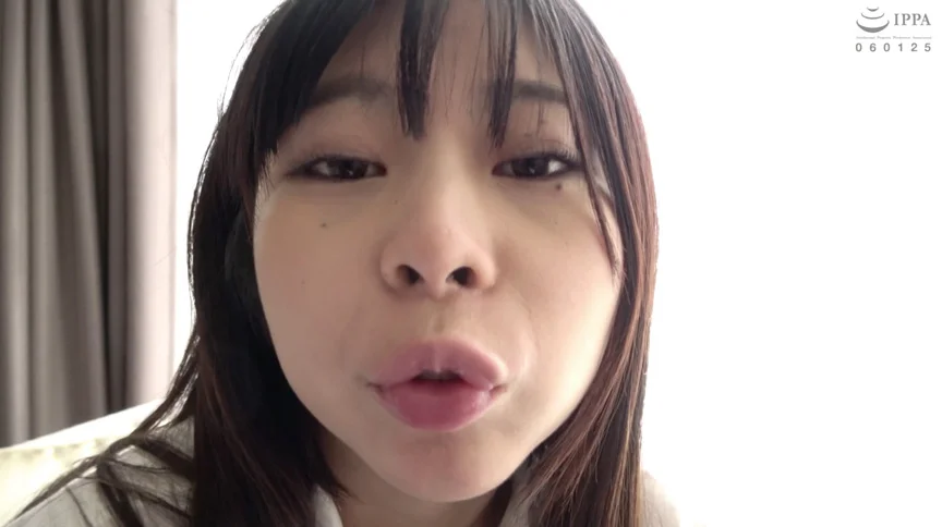 浜辺ことりのM男くんを濃厚な顔舐め鼻フェラでご奉仕★-1