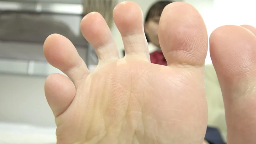 雪乃えるチャンのはじめての足裏観察と足裏くすぐり！！-3
