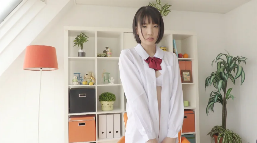 パイパンヌード～美巨乳Eカップ・超S級美少女～鈴木心春-1