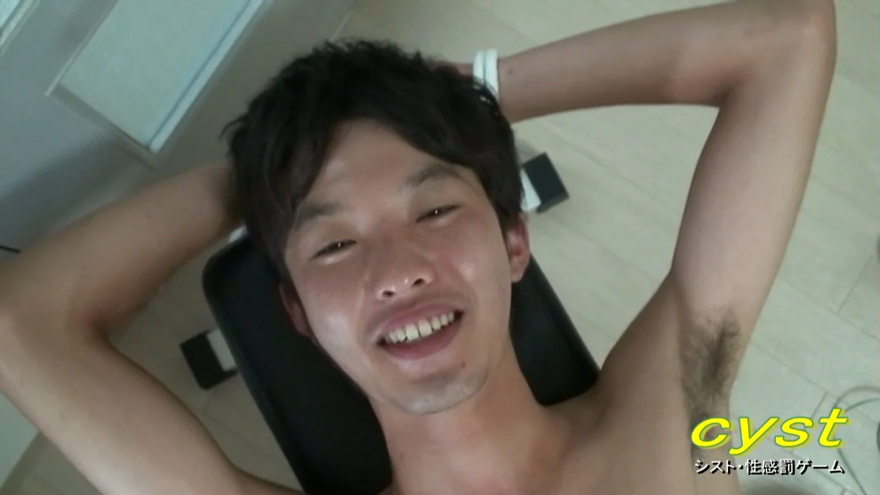 スリムな22歳男子が電マで即昇天-10
