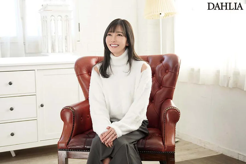 新人 元、受付嬢。今、人妻。 蒼山愛奈 30歳 Avdebut-2