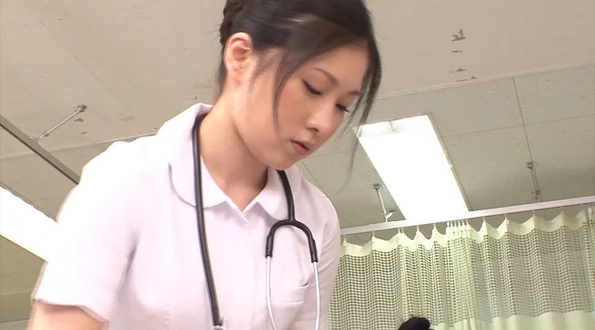 看護師さんの前で勃起を見せつけたらSPECIAL1-1