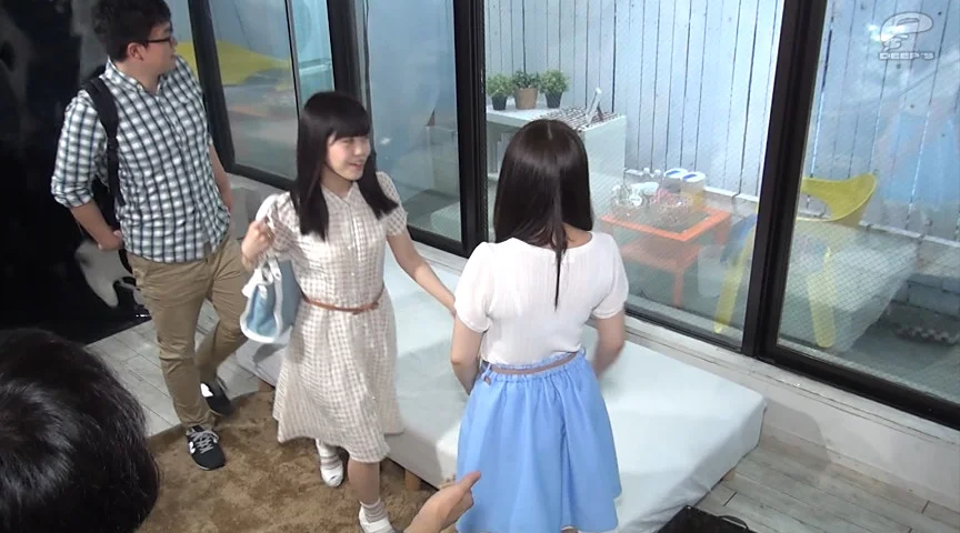 一般男女モニタリングAV 親友の彼氏とまたがり素股-1
