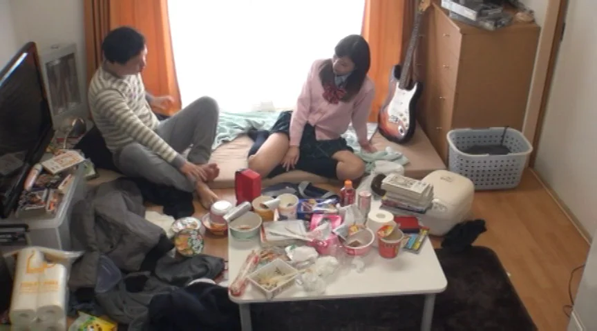 1人暮らしの僕の家に突然押しかけてきた従姉妹！-1