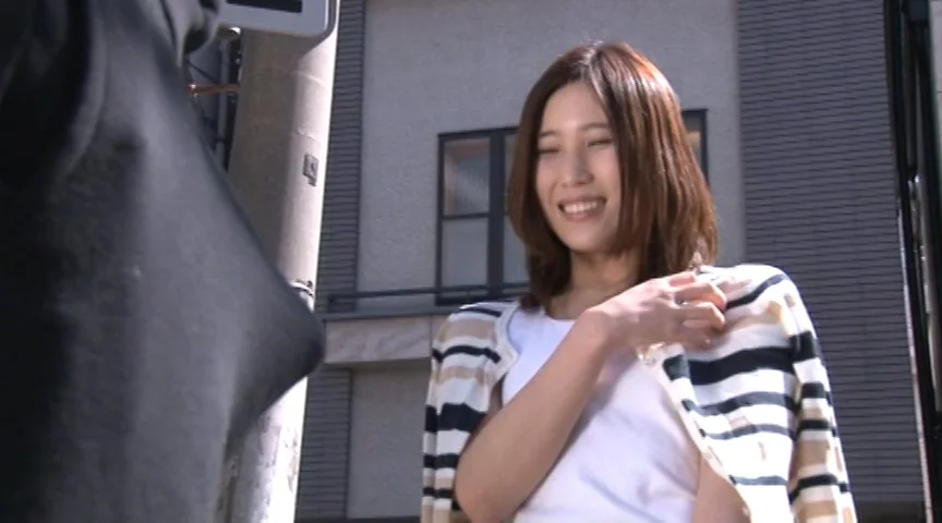 SEXレスな美人主婦は家に上がって来る男で欲求を満たす2-1