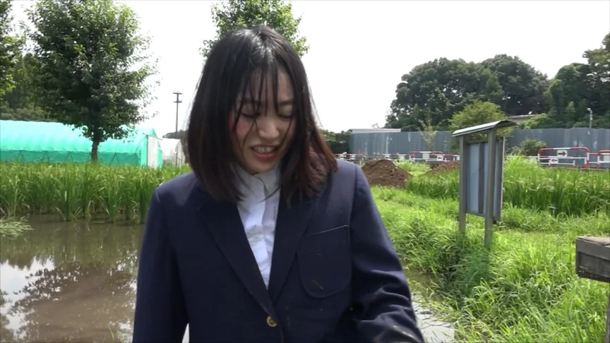 ブレザー制服・泥だらけ1-1
