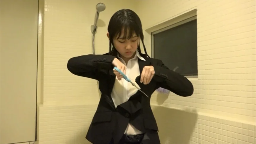 就活女子のリクルートスーツ切り裂き（2）-1