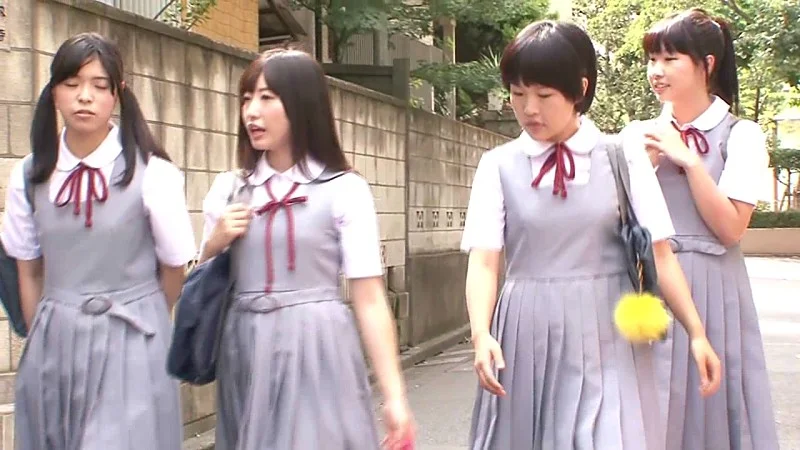 女子○学生が興味半分で逆痴○してきた！-1