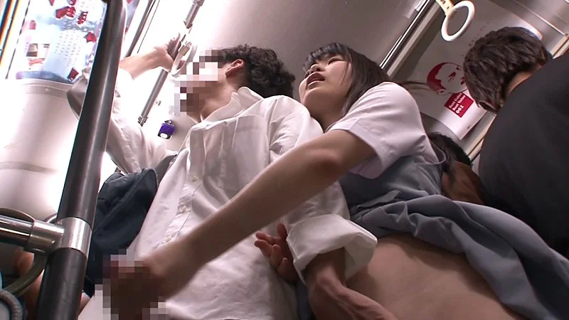 女子○学生が興味半分で逆痴○してきた！-9