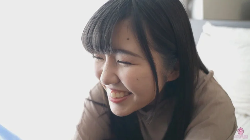 完全素人！巨乳の彼女を口説いてAV出演させちゃいました-1