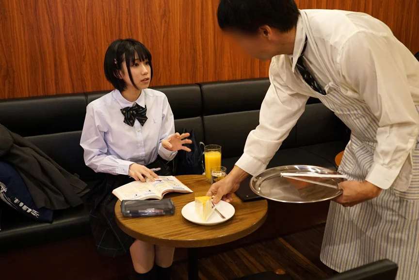 街で見かけるあの子にこっそり精子飲ませたかったんだ…-4