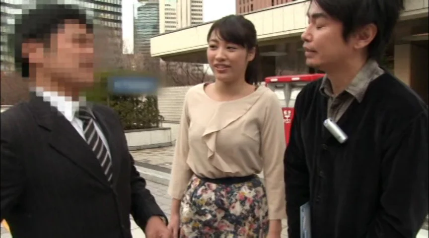 Hな逆ナンお姉さん！AV女優がマジ迫り！！-15