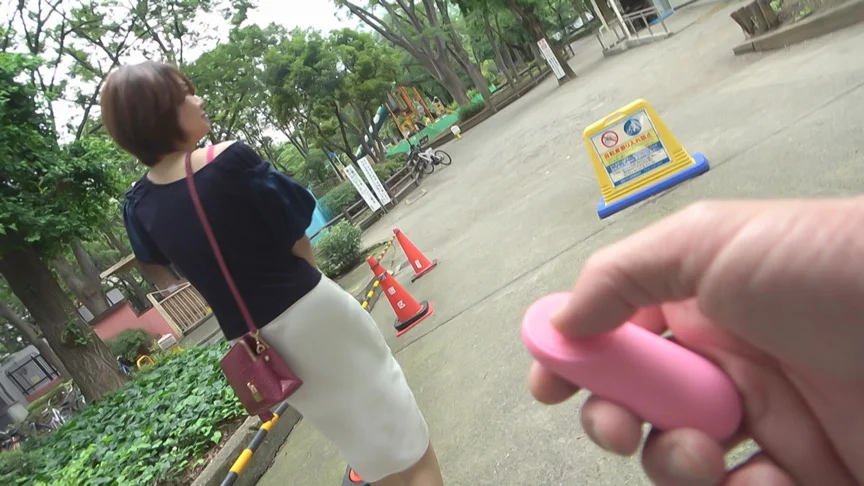 性欲旺盛な地方妻が越境開放セックス-5