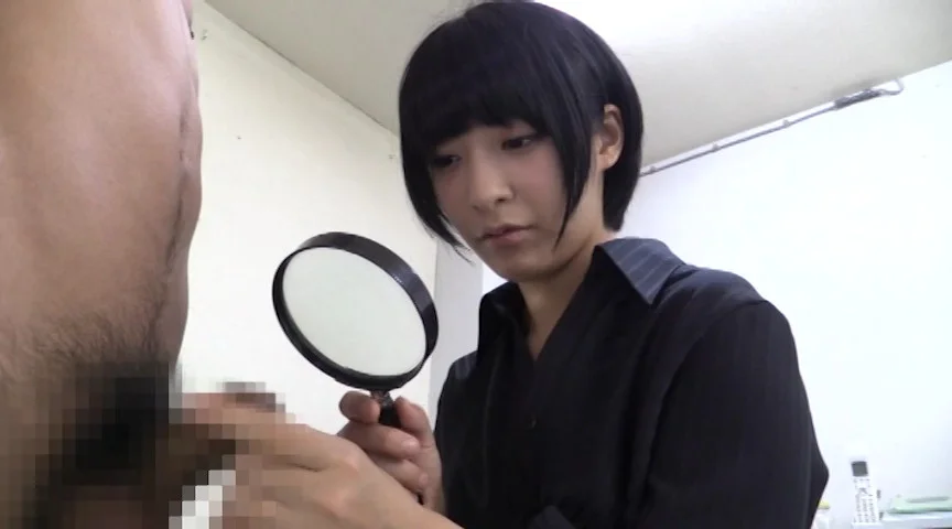 「包茎チ○ポ」に興味津々で大ハシャギする女の子たち-1
