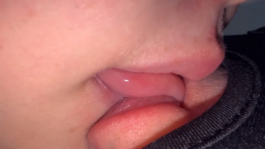 攻めたがりすずちゃんがM男に濃厚キス-9