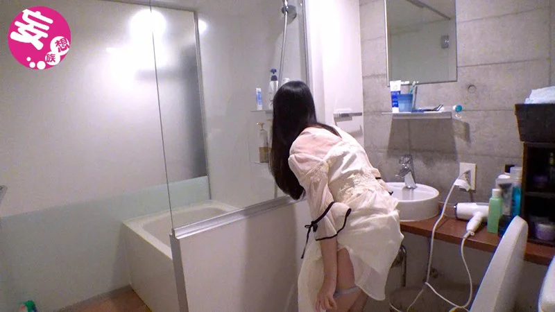 男友達に連れ込まれたオフ中のAV女優 紗凪美羽（28）-2