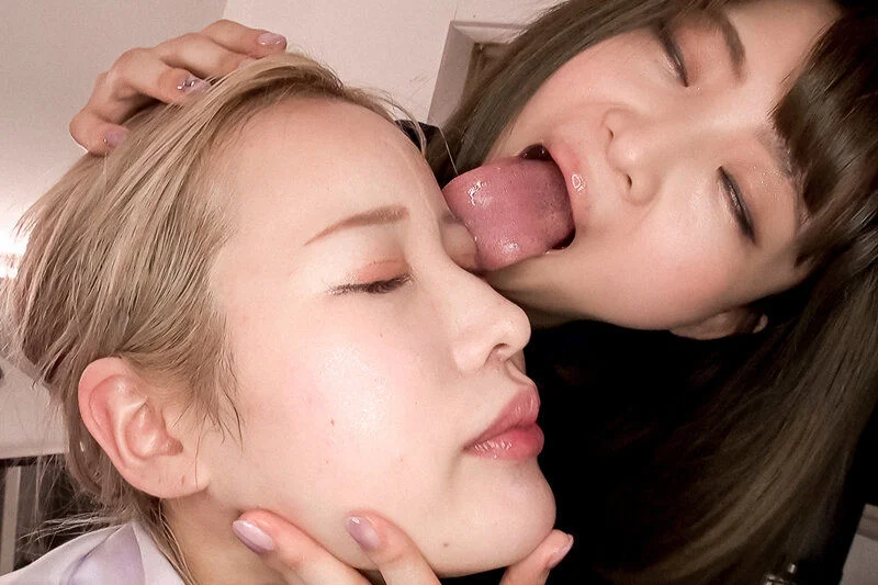 白濁濃痰顔面舐めレズ-19