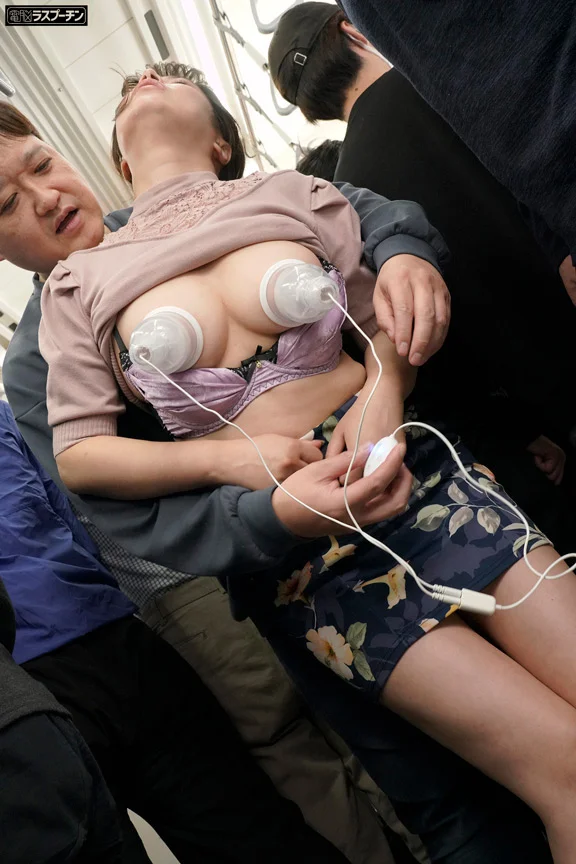 満員電車で羽交い絞め乳首開発される美女2 橘内ひなた-10