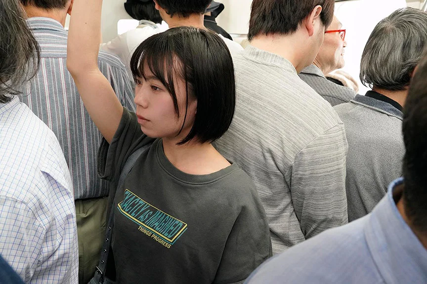 私服小柄ちっぱい美少女 雨宮あや花-1