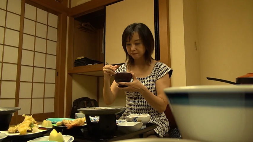 人妻、温泉、不倫旅行。 神崎久美-1