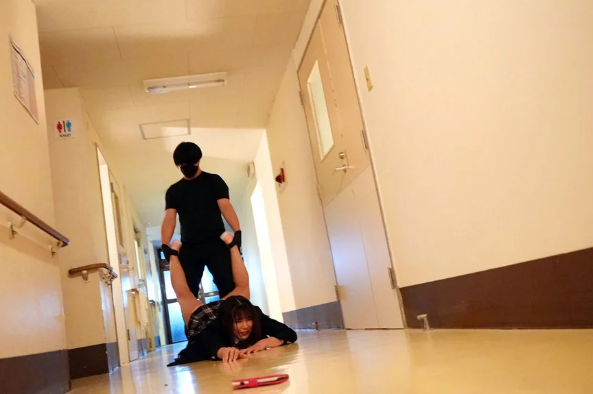 下校中のお嬢様学校の女子○生！巻き添え○○○！ 4-1
