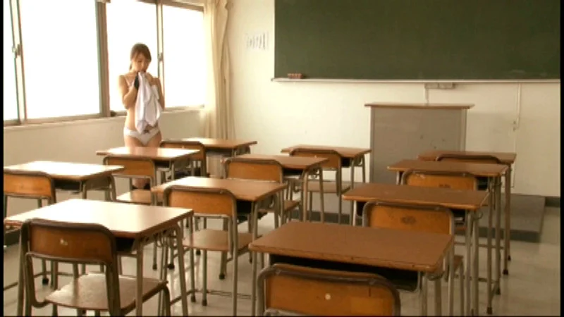 露出に目覚めた女子○生と露出に憧れるAV女優-4