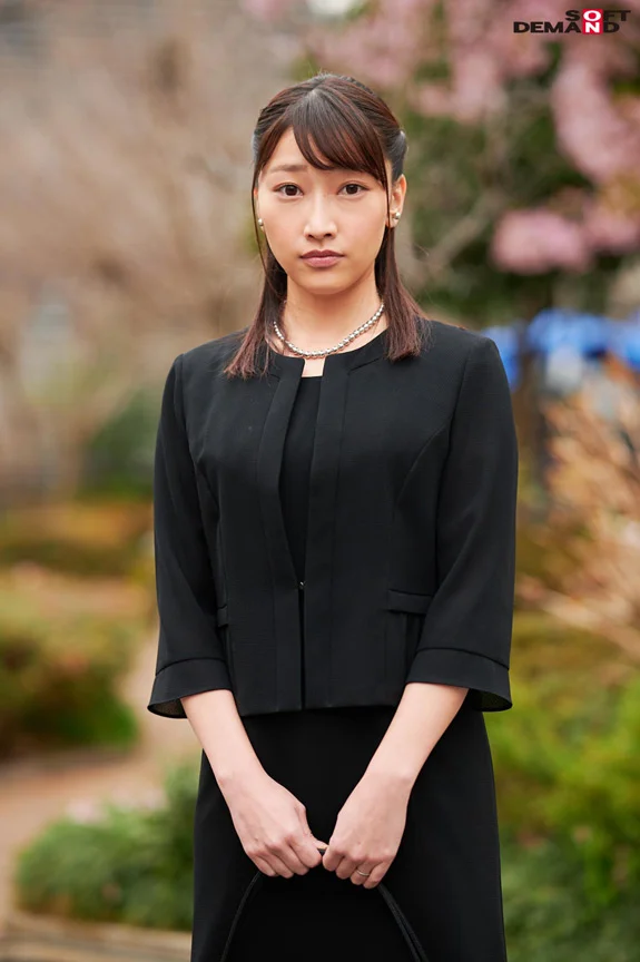 マジックミラー号お盆特別編 喪服未亡人を連続中出しSEX-3
