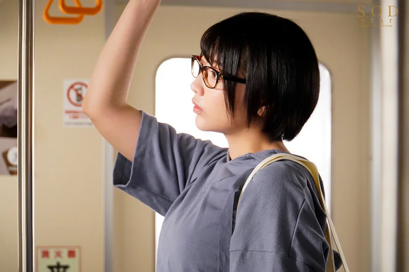声が出せない電車の中で集団痴○ 23 歳 夏目さん 仮名-1