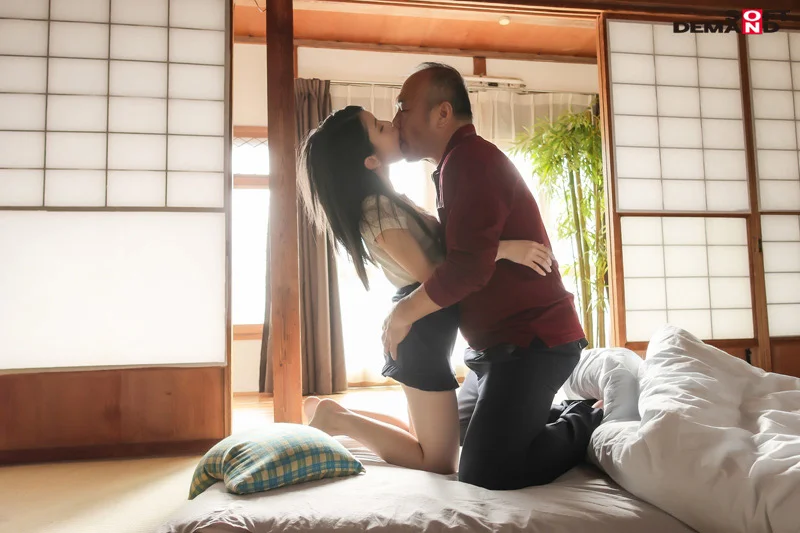パパは私に膣内射精する動画を旦那に送り続けています-2