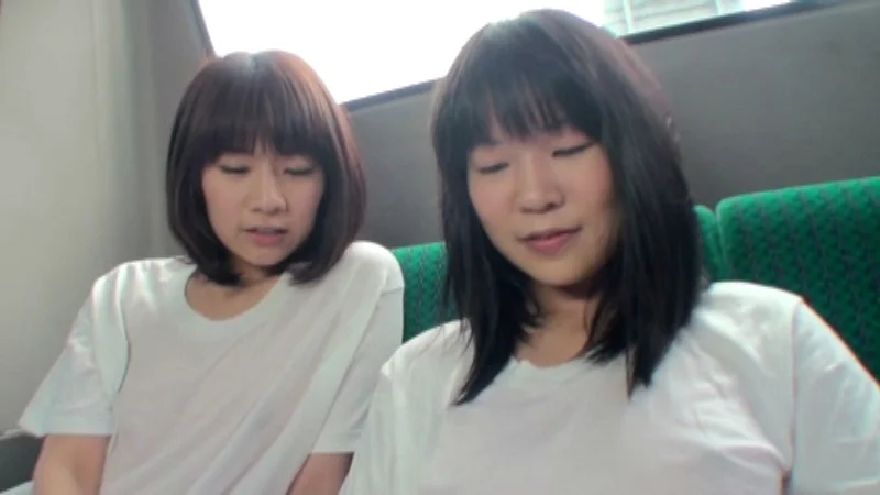 田舎通学バスで女子学生のポッチン乳首にイタズラ痴○-5