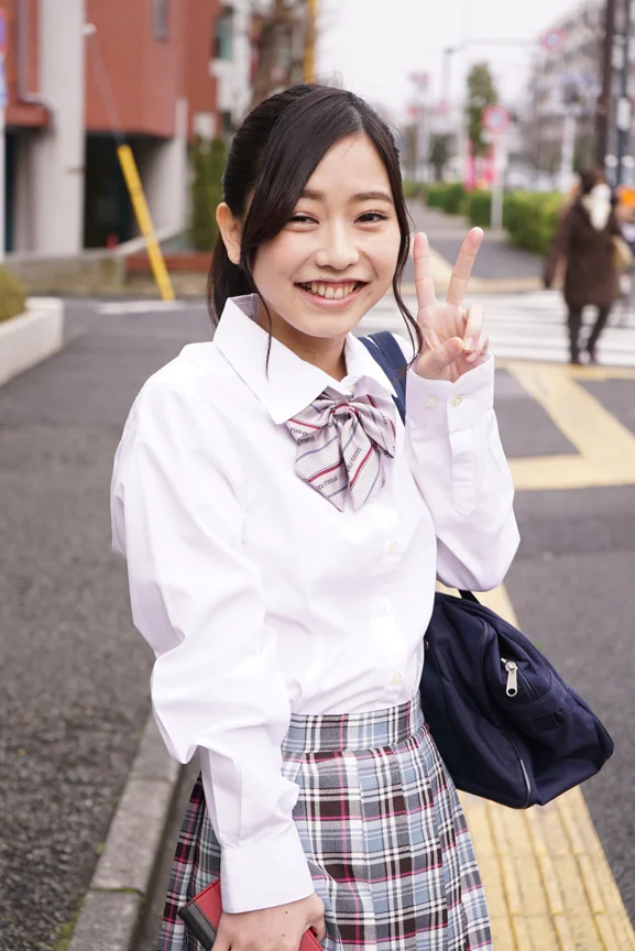 SNSで知り合ったエッチ大好き女子○生とオフパコ動画-1