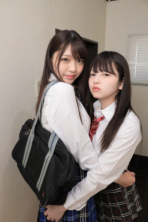 カワイイ従姉妹たちのキツキツマ○コにチ○ポを入れて-4