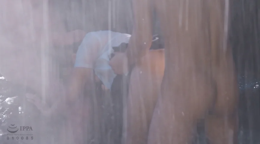 びしょ濡れ女●●生雨宿り5 るか-9