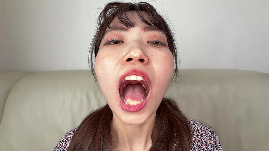 【個人撮影】水月みお初喉チンコ触り＆舌や八重歯を観察-2
