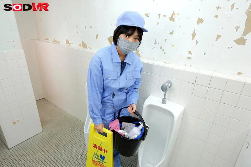 【VR】【8K】中野区本町××ビル トイレ清掃員Nさん 頼めば抜いてくれる底辺職だと見下していたらまさかの痴女化で逆レ×プ-3