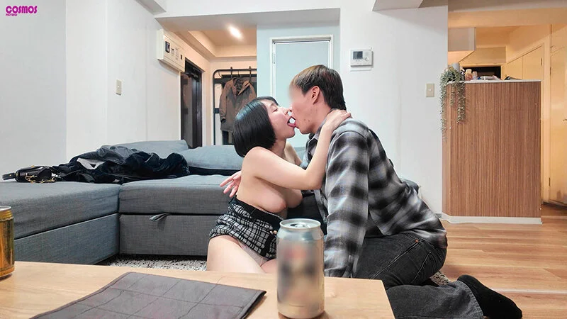 素人妻が一般大学生の自宅にコンドーム1つ渡され一泊一度のゴム姦では満足できず宿泊中2度もガチ中出しを許してしまう騎乗位で美白Gカップ乳を揺らす童顔妻 るかさん26歳-3