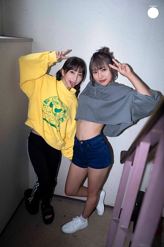 ハメ撮りレズH ボンビーガールな大学生！「アタシと…ちょっとエッチな配信してみない？」生活費と親友のココロを手に入れる方法 冬愛ことね 北城希-1