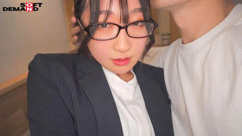 【会社に内緒・自宅で初撮り】奨学金450万、限界新卒ちゃん。地味っぽいけど脱いだらクッソむちエロ漫画ボディ。 きよか 24歳-15