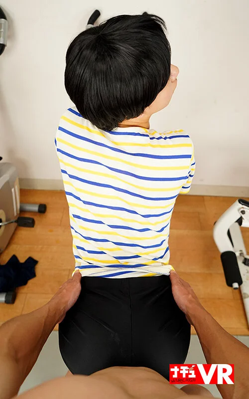 【VR】つるぺた女子の男水着チャレンジVRver. 男子のフリに気づいてイジって中出ししちゃったデカチンおじの気持ち…マジ体験してみてよぉぉ～！ 赤名いと-10