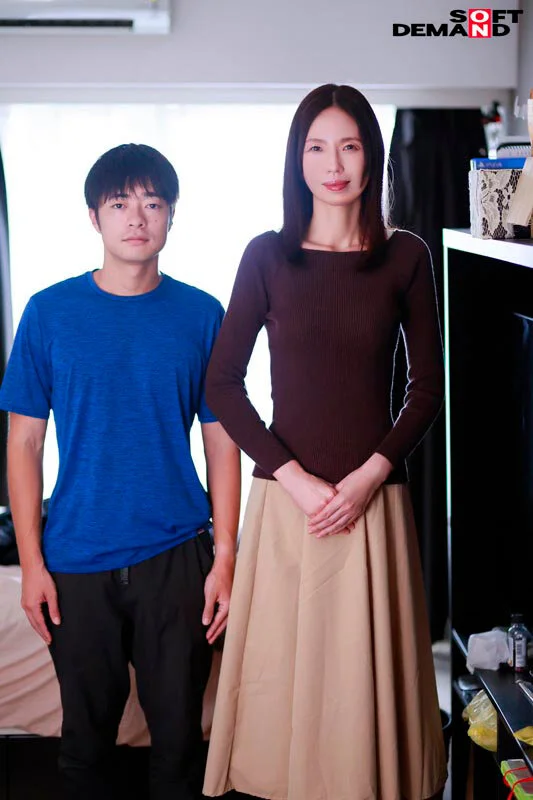 栗原早苗 母と息子 親子ほど歳の離れた2人の筆おろし成長物語-2
