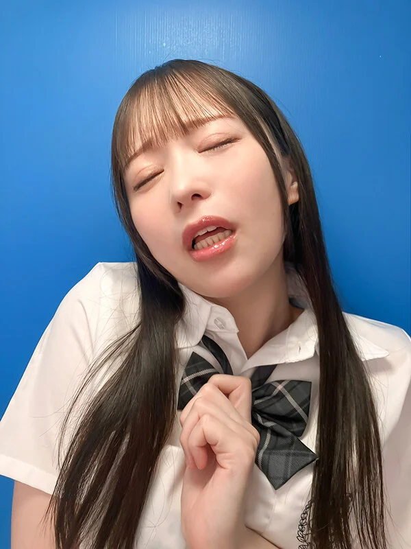 ここで撮影した写真を貼れば絶対合格するというピストンバイブ証明写真ボックス 大学受験前の女子学生がどんなに突かれても笑顔をキープ 受験生Tさん-1