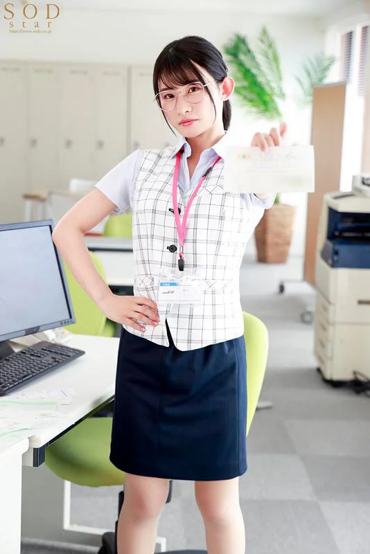 デリヘル呼んだらいつも領収書を突っ返してくる経理部の欲求不満OLと遭遇「まさか、飲食代で落とさないでくださいよ…」と言いつつ生本番させてくれ自宅でも会社でもヌいてくれる関係に 宮島めい-2
