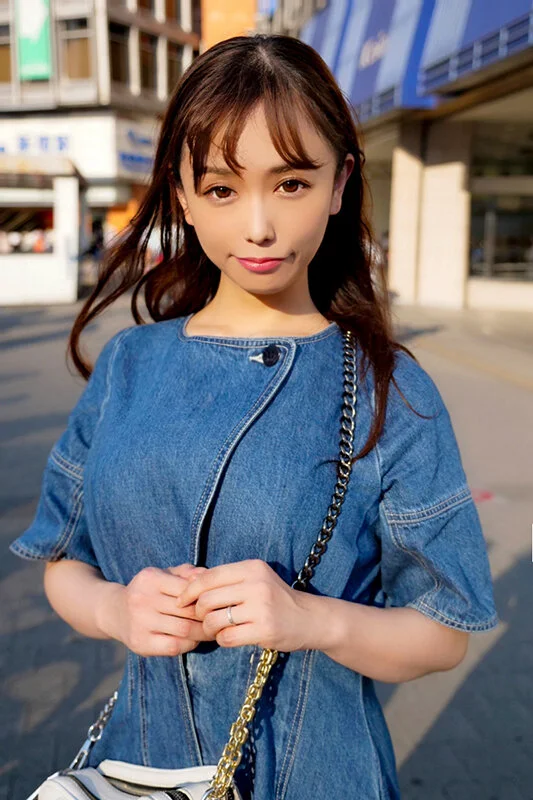 性欲旺盛な地方妻が越境開放セックス4「今日、主人には内緒で来ました…」他人棒を求めて上京してきた美人妻に媚薬で焦らし高めて膣奥大量生中出し！！-1