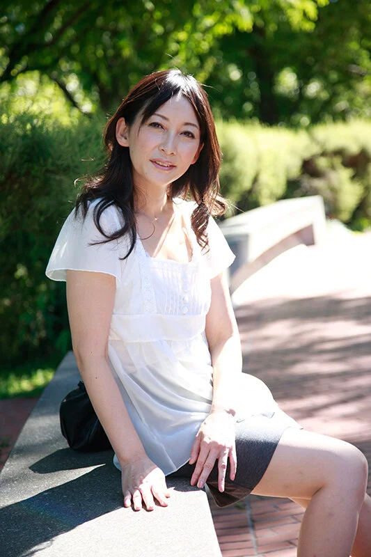 ご近所の熟女がエロ過ぎる！完熟ボディを曝け出し旦那に内緒で密会不倫セックス 2-11