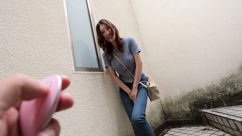 爆乳性処理便利な女と生中出しデート 葉月保奈美-1