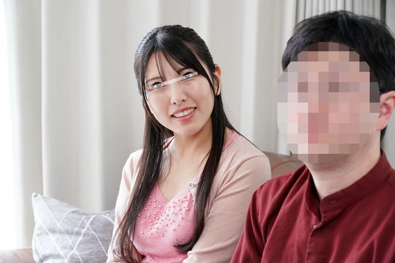 一般男女モニタリングAV マジックミラーの向こうには愛する旦那！夫自慢の美人すぎる清楚妻へ初めての大量顔面ぶっかけ！溜まりにたまった濃厚精子を浴びせられて髪・顔・身体まで精子でべっとり！ニオイたつチ○ポ汁に火照ってしまった奥様は旦那のすぐ横でザーメンまみれ…-2