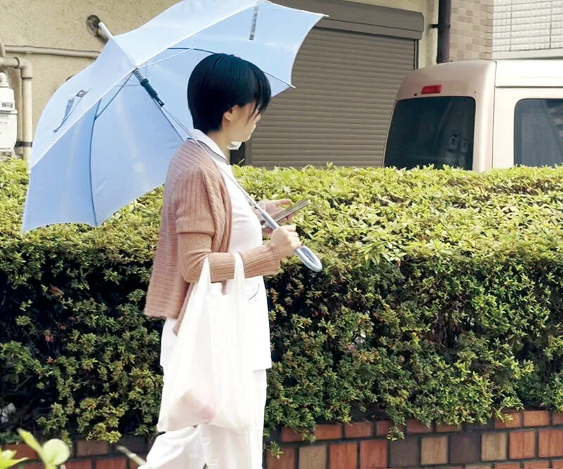 ［閲覧注意］輪●レ●プ映像 ノーカット無編集「婦女強●犯罪記録」 看護師新婚妻強●種付け姦淫！ クロロホルムとスタンガンで昏●、媚薬で瞳孔散大 マワされ激しく暴れ抵抗するも淫薬でガンギマリ女体は硬直し性処理中出し肉人形と化すも子宮は開花し無惨に… 奈津野こはく-1