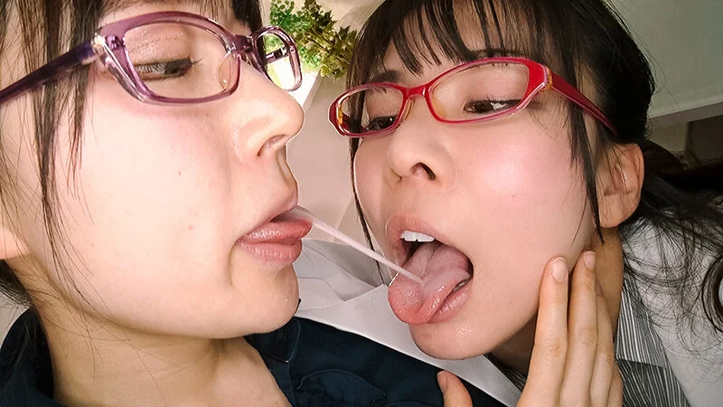 白濁痰唾汁吐き顔面舐めレズ-18