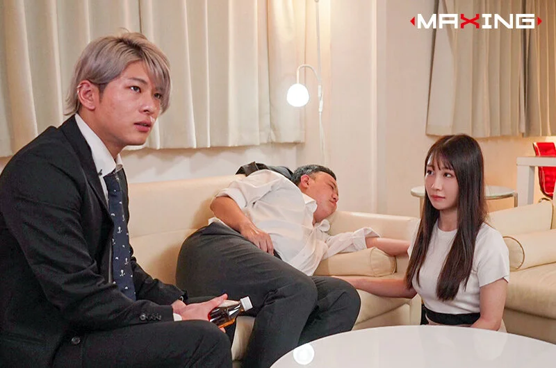 夫の部下に言い寄られ…自宅で裏切りのNTR 斉藤帆夏-1